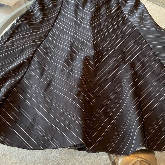 Black striped skater skirt - Picture 3 of 3